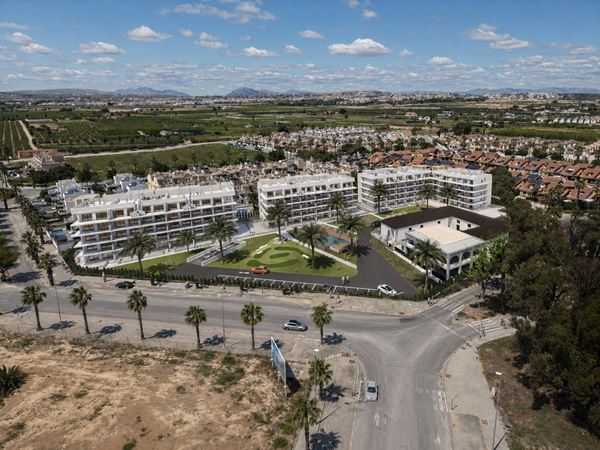 Medium property photo - Plaça SUP-8 22, 03149 El Raso